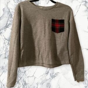 Grey Cropped Crewneck Sweatshirt with Red Plaid Pocket